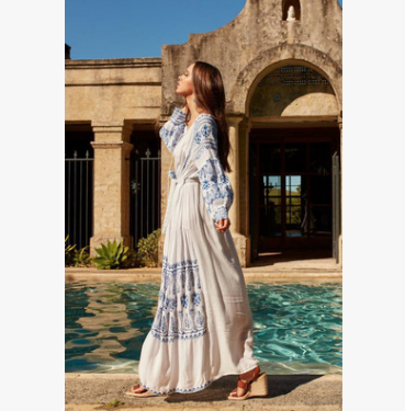 Moroccan Muse – Besticktes Maxi-Kleid mit Quasten-Details