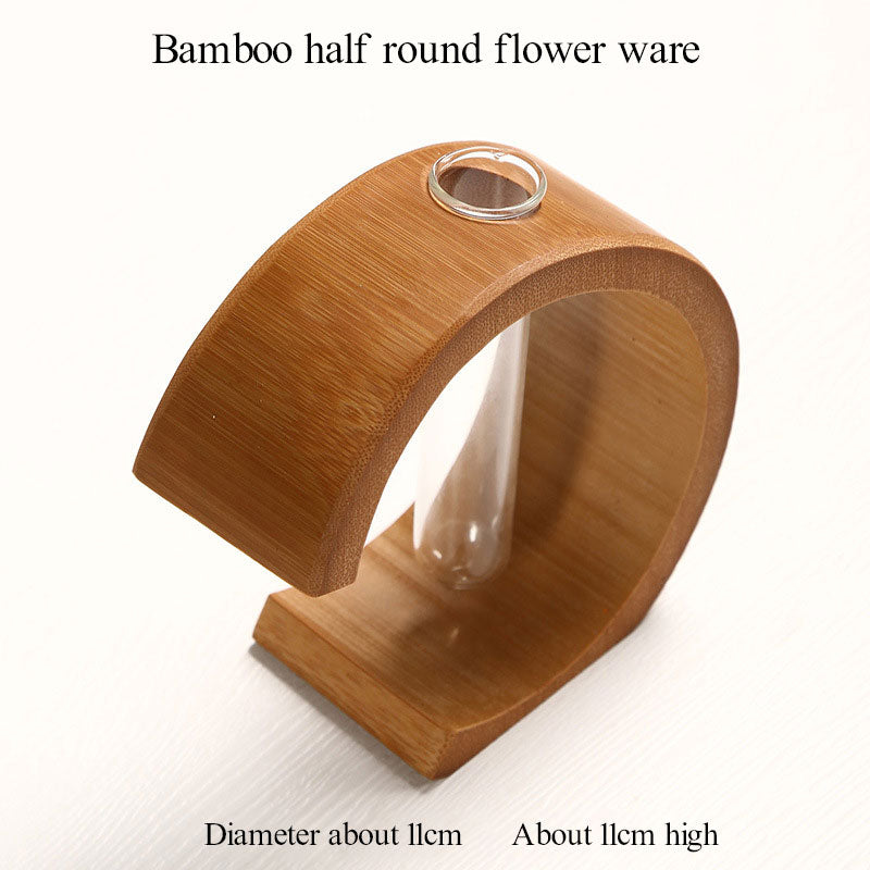 Zenith Stem – Handgefertigte Bambus-Vase & Floraler Akzent