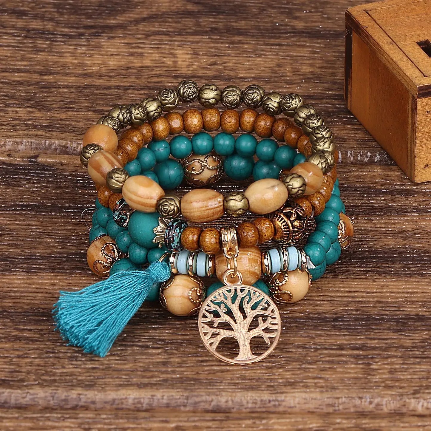 4-teiliges Boho Holz Perlen Armband Set für Frauen – Baum des Lebens mit weißen Fransen Charme, elastischer Kettenbangle, Bohemia Schmuck