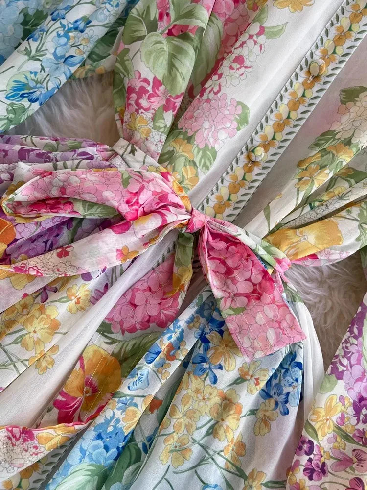 Boho-Chic Maxi Kleid für Damen mit Lanternärmeln – Floral Print, Lace-Up und Einreiher