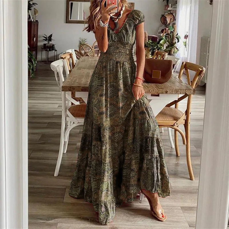Sommerkleid für Damen im Ethno-Stil mit Blumenmuster, Kurzarm, Tailliertes Kleid mit Petalsärmeln und weitem Saum
