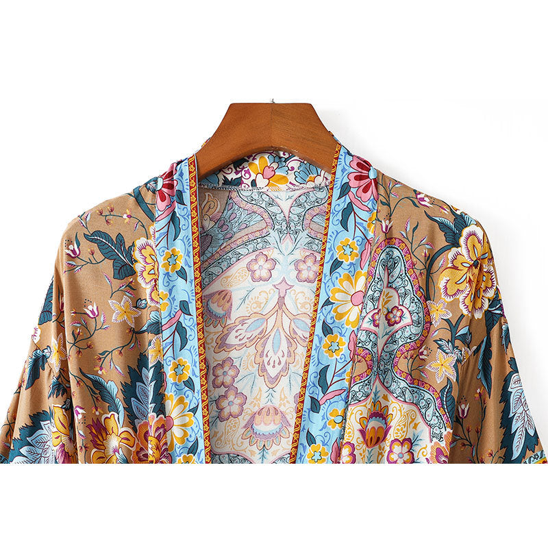 Boho Radiance: Langer Baumwoll-Kimono mit Paisley-Print & Vintage-Flair