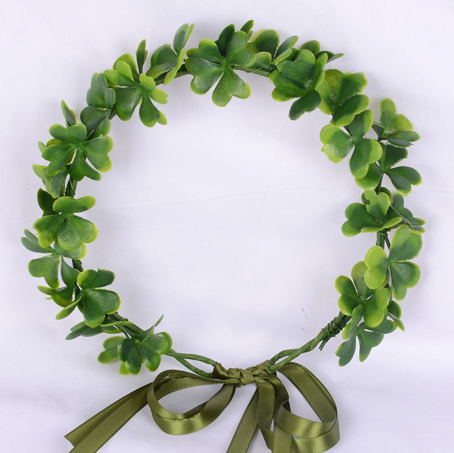 Green Clover – Naturverbundener Blütenkranz