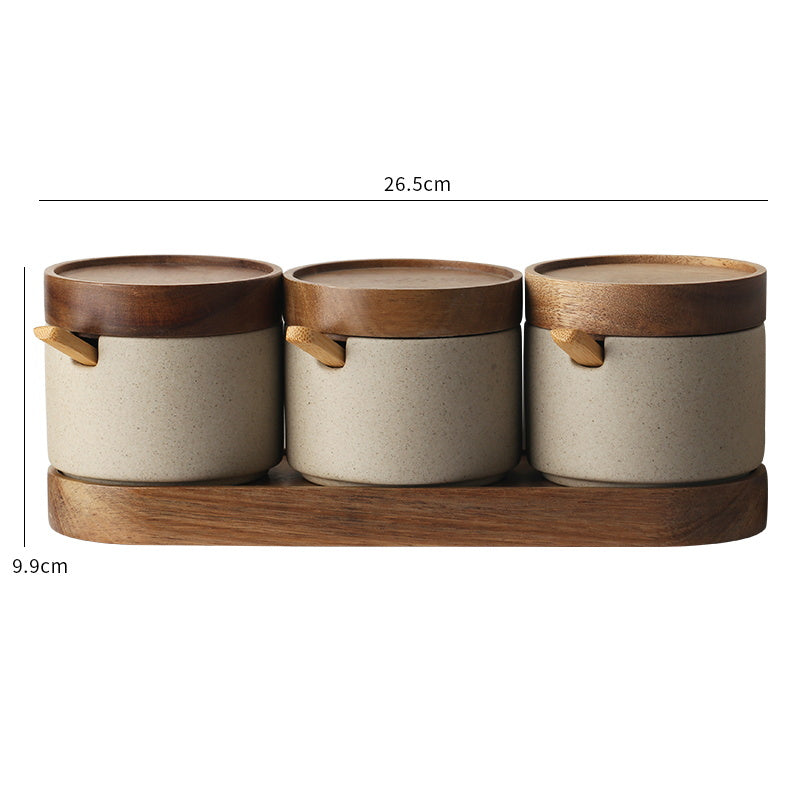 Earth & Wood Spirit: Japanisch inspiriertes Keramik-Gewürzset mit Bambus-Details