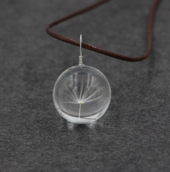 Petal Orb – Handgefertigte Boho-Glückskette mit echten Blüten