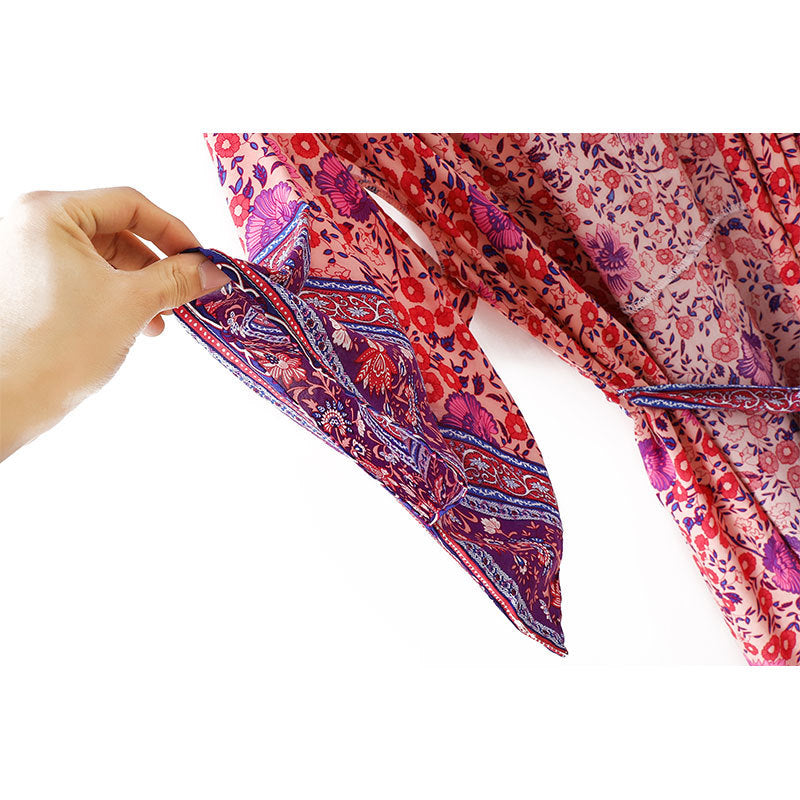 Indigo Bloom: Boho-Kimono aus reiner Baumwolle mit platziertem Blüten-Print