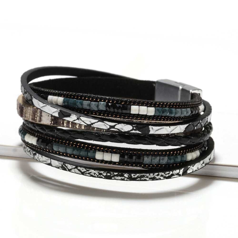 Nomad Spirit: Mehrlagiges Boho-Armband mit Magnetverschluss