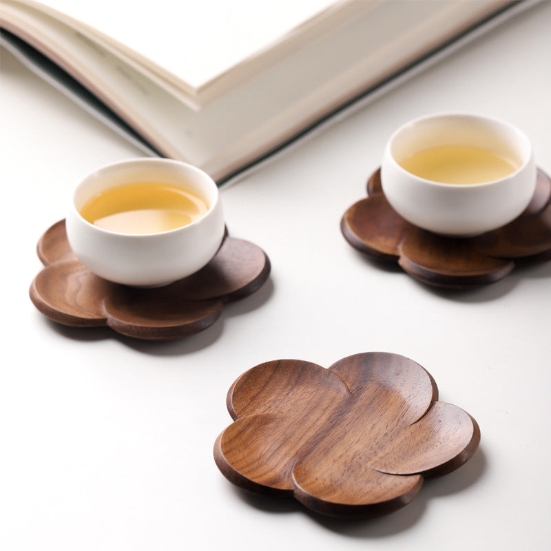 Walnuss-Untersetzer "Petal" – Handgefertigte Holz-Deko im Boho-Chic