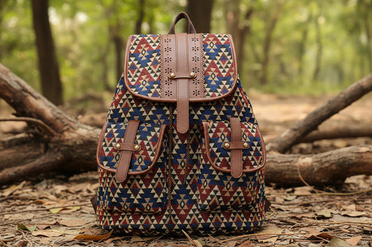 Ethnic Soul: Vintage Boho-Rucksack mit kunstvollem Webmuster & PU-Leder Details