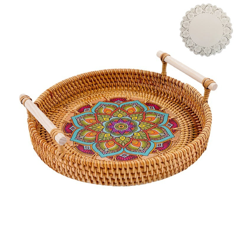 Sonnengeflecht – Handgefertigtes Rattan-Tablett mit Holzgriffen