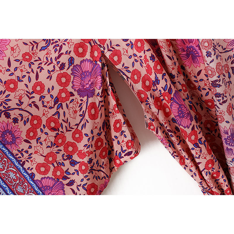 Indigo Bloom: Boho-Kimono aus reiner Baumwolle mit platziertem Blüten-Print
