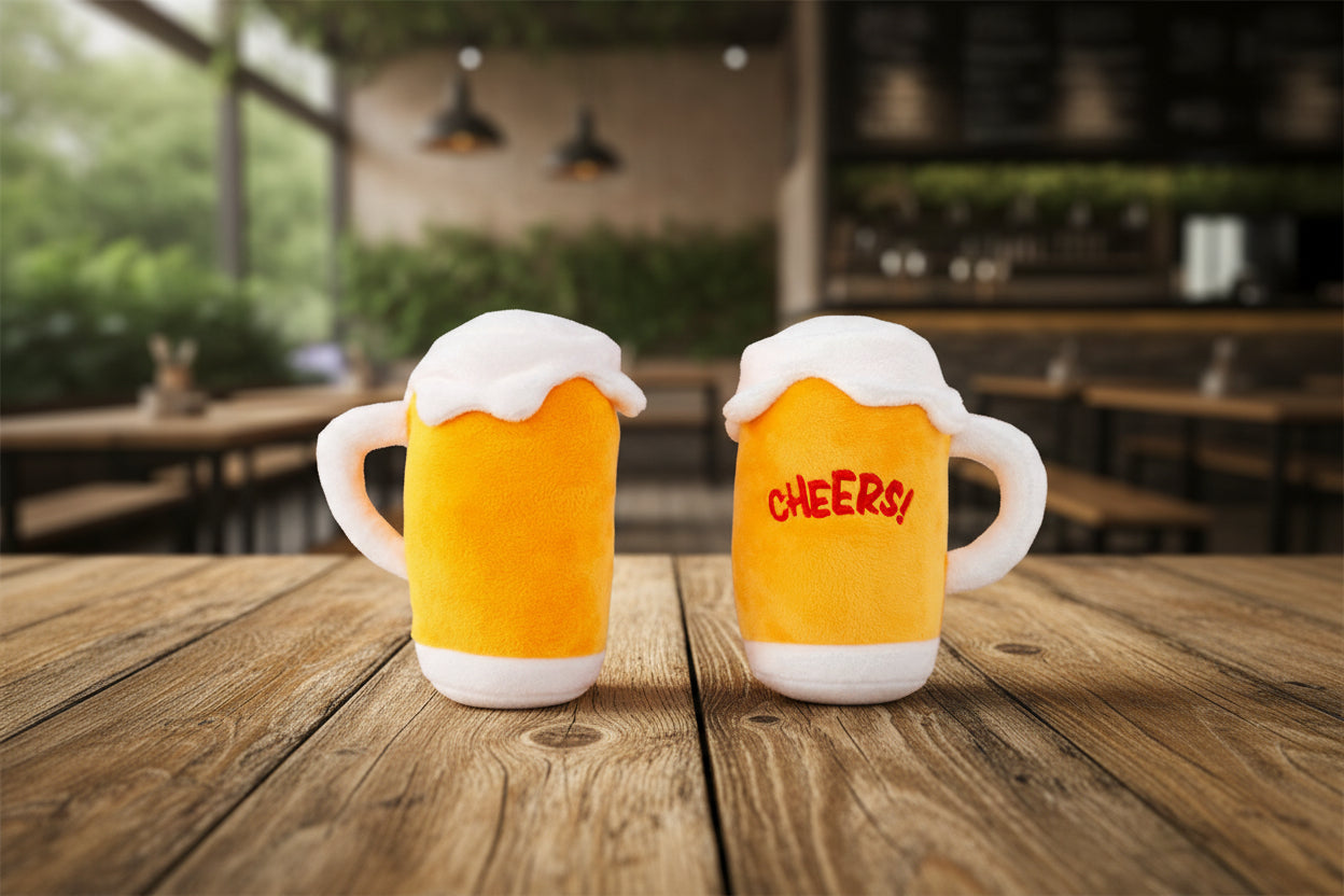 Biergarten-Buddy – Squeaky Plüsch-Spielzeug für Hunde