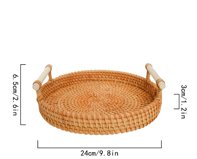 Sonnengeflecht – Handgefertigtes Rattan-Tablett mit Holzgriffen