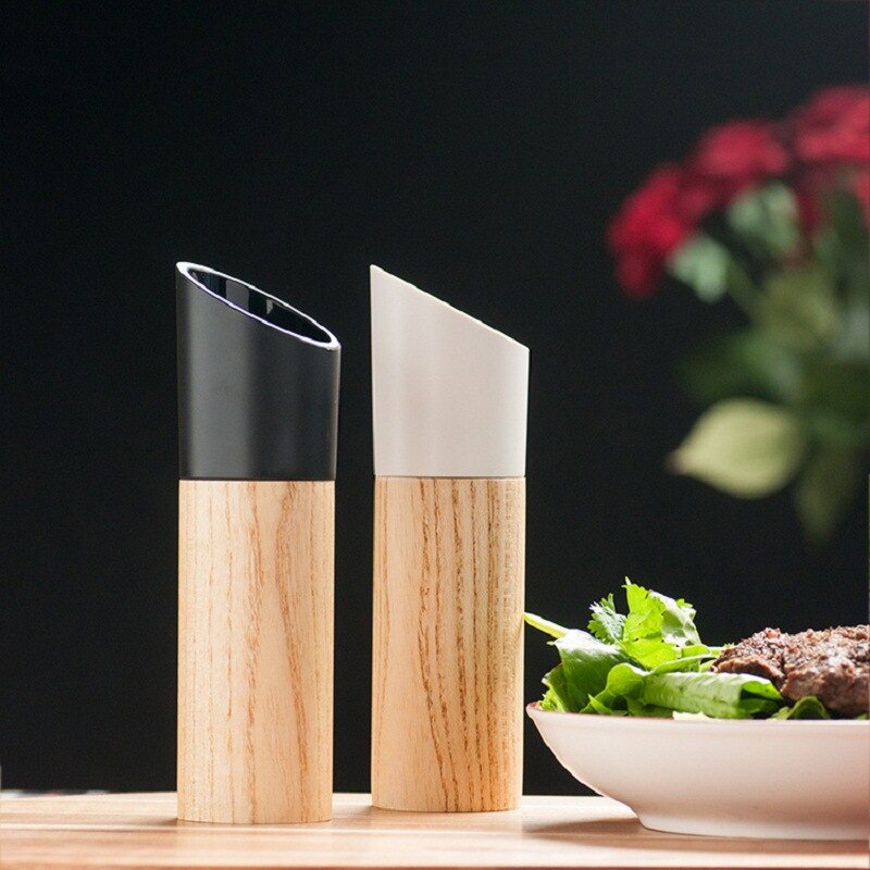 Nordic Balance: Elegante Gewürzmühle aus Echtholz mit einstellbarem Mahlwerk