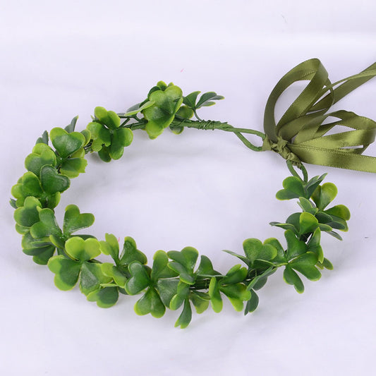 Green Clover – Naturverbundener Blütenkranz