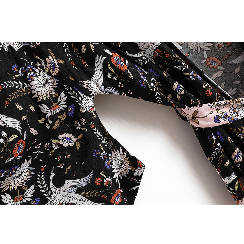Midnight Crane: Kurzer Boho-Kimono aus Baumwoll-Mix mit edlem Kranich-Print