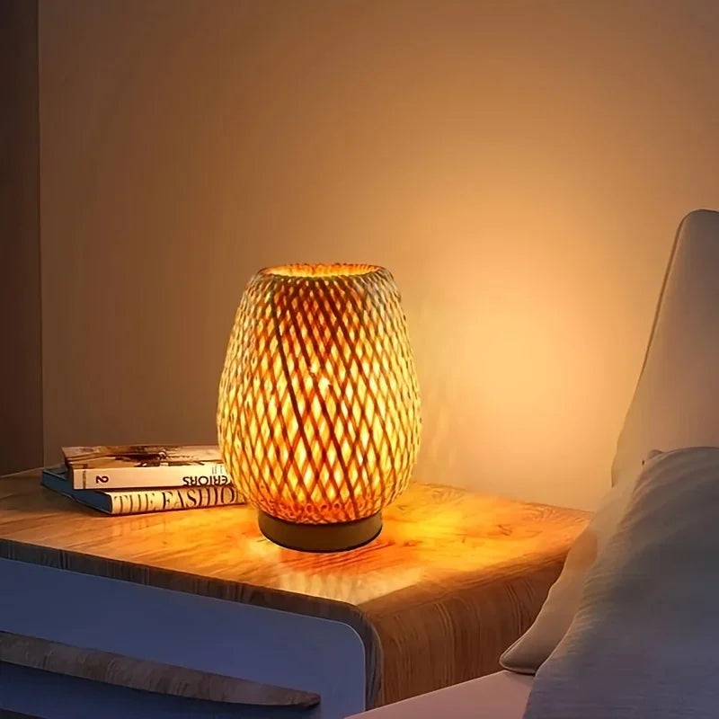 Zen Glow: Handgeflochtene Bambus-Tischlampe im japanischen Retro-Stil
