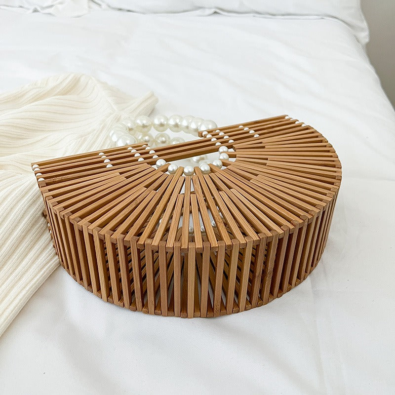 Sunkissed Circle – Handgewebte Stroh-Bag im Retro-Look