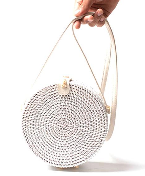 White Pearl: Runde Boho-Strohtasche mit kunstvollem Webmuster