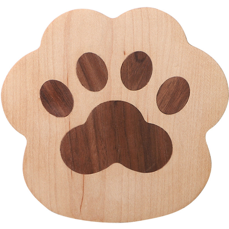 Pawprint Comfort: Handgefertigte Untersetzer aus edlem Massivholz