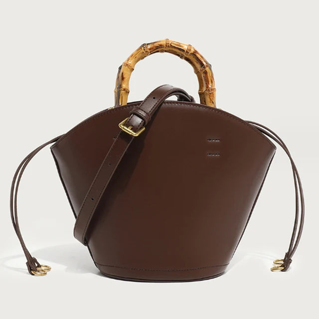 Bambus-Liebe: Strukturierte Bucket Bag aus Superfiber-Leder