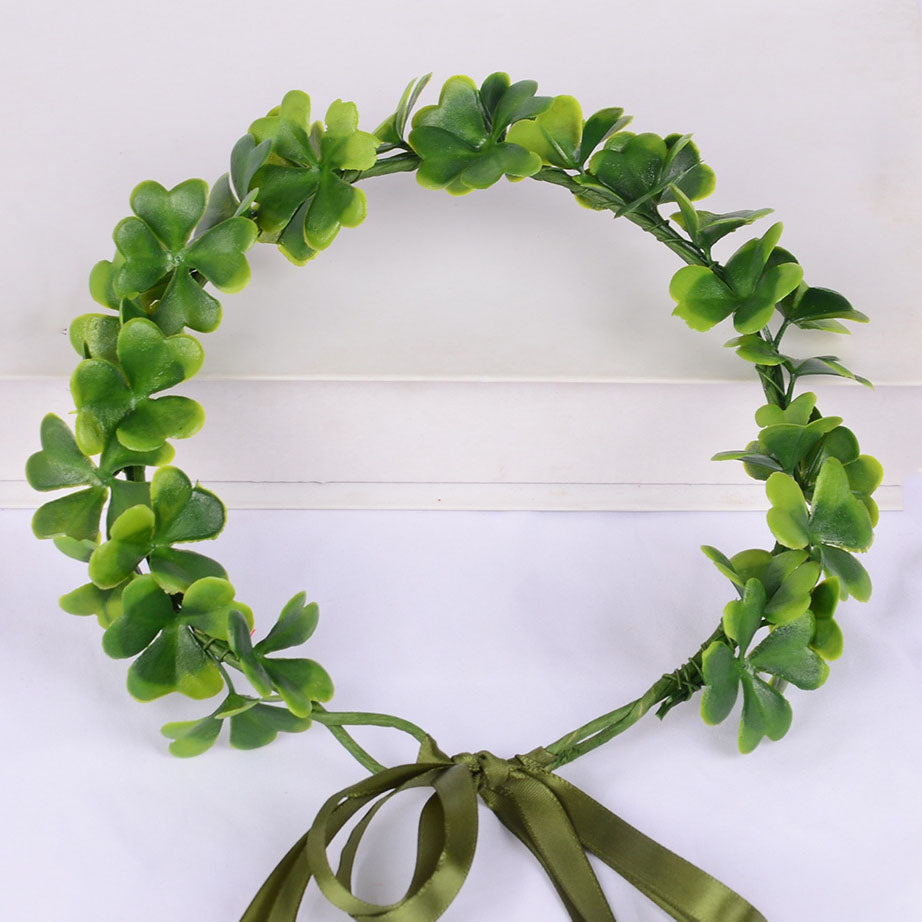 Green Clover – Naturverbundener Blütenkranz