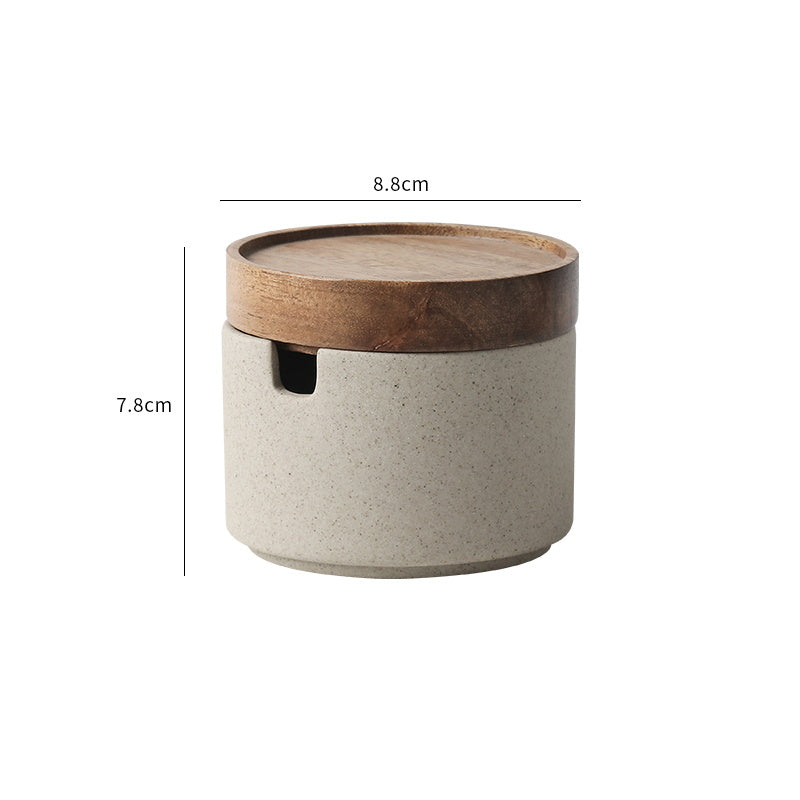 Earth & Wood Spirit: Japanisch inspiriertes Keramik-Gewürzset mit Bambus-Details