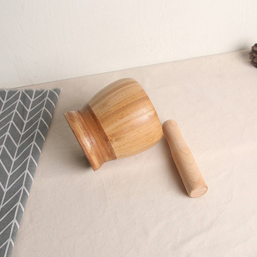 „Bamboo Grind“ – Rustikaler Bambus-Mörser mit Stößel