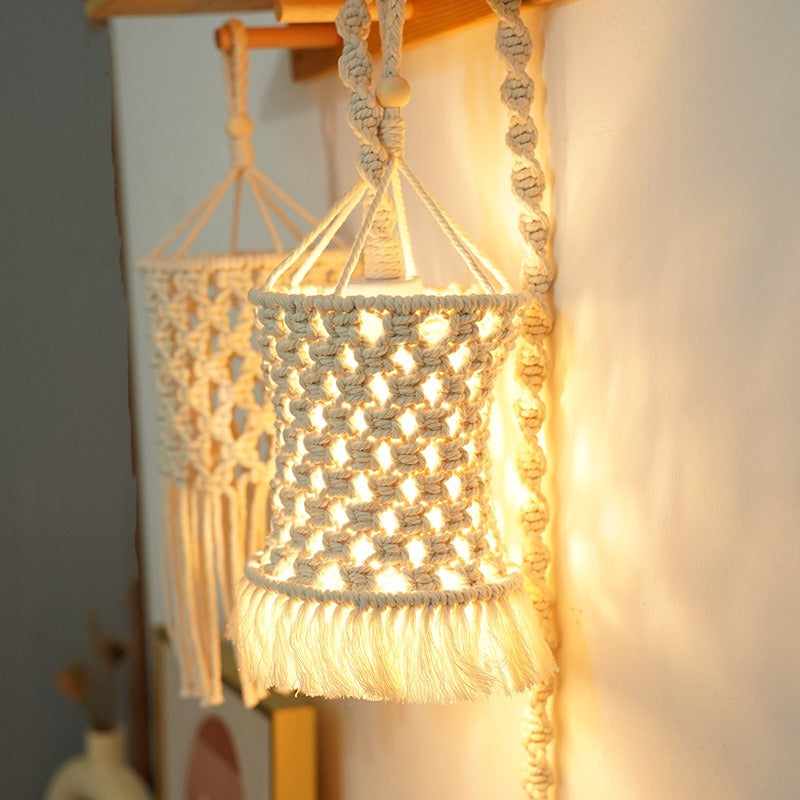 Luminous Lace: Handgefertigter Makramee-Lampenschirm