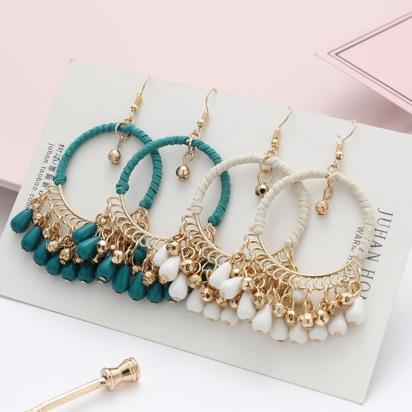Silk Road: Handgewebte Boho-Creolen mit Tropfen-Tassels