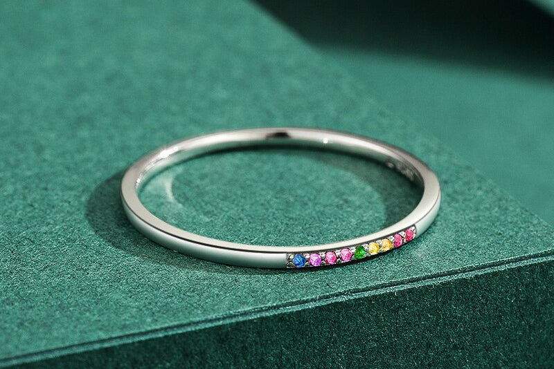 Rainbow Aura – Filigraner Regenbogen-Ring aus 925er Silber