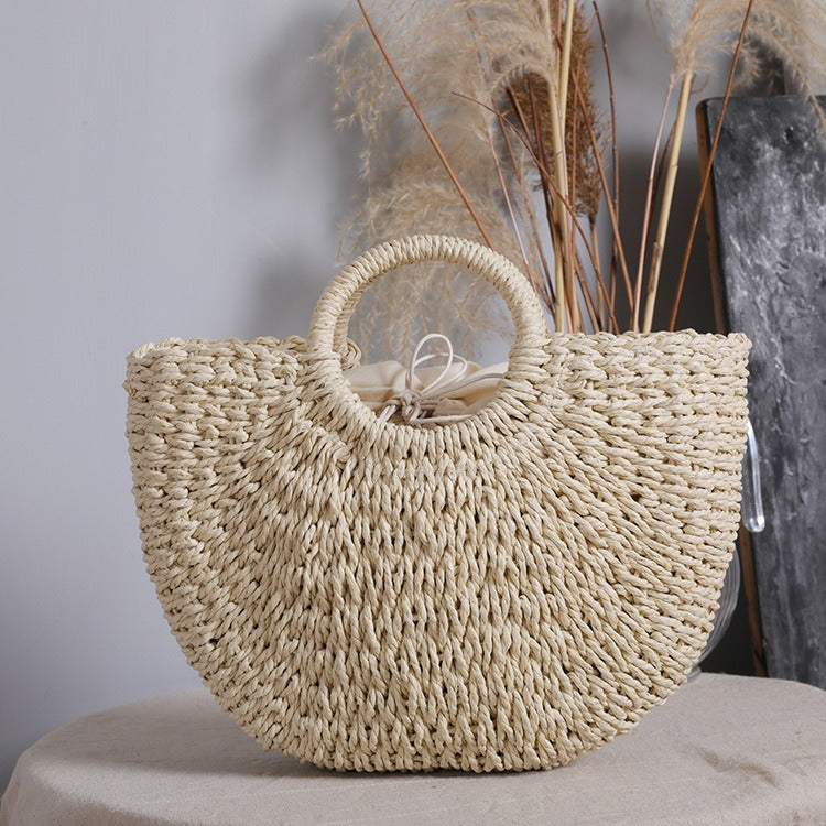 Soleil Round: Handgefertigte Boho-Strandtasche aus natürlichem Strohgeflecht