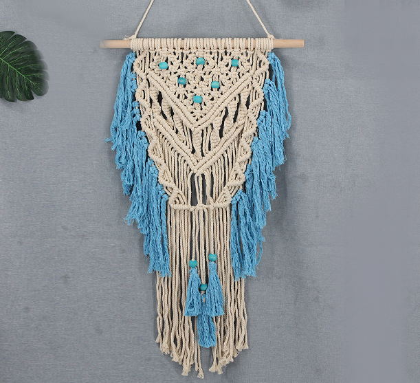 Ocean Breeze: Handgeknüpftes Makramee-Wandkunstwerk in Beige & Lake Blue