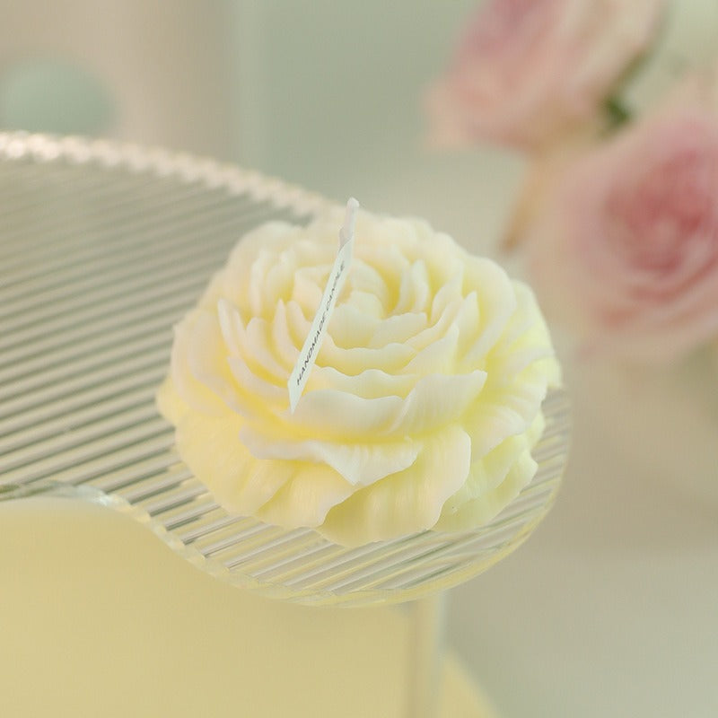 Peony Bloom – Handgefertigte Duftkerze in Pfingstrosenform