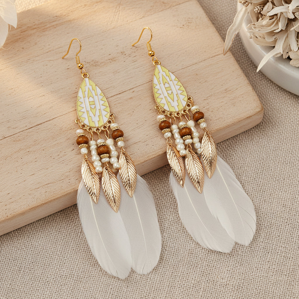 Spirit Wings: Markante Boho-Federohrringe im Retro-Stil