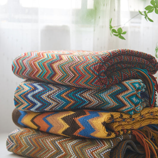 Nordic Stripe: Handgewebte Boho-Strickdecke mit Quasten-Finish