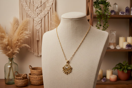 Golden Vision – Mystische Amulett-Halskette (Edelstahl)