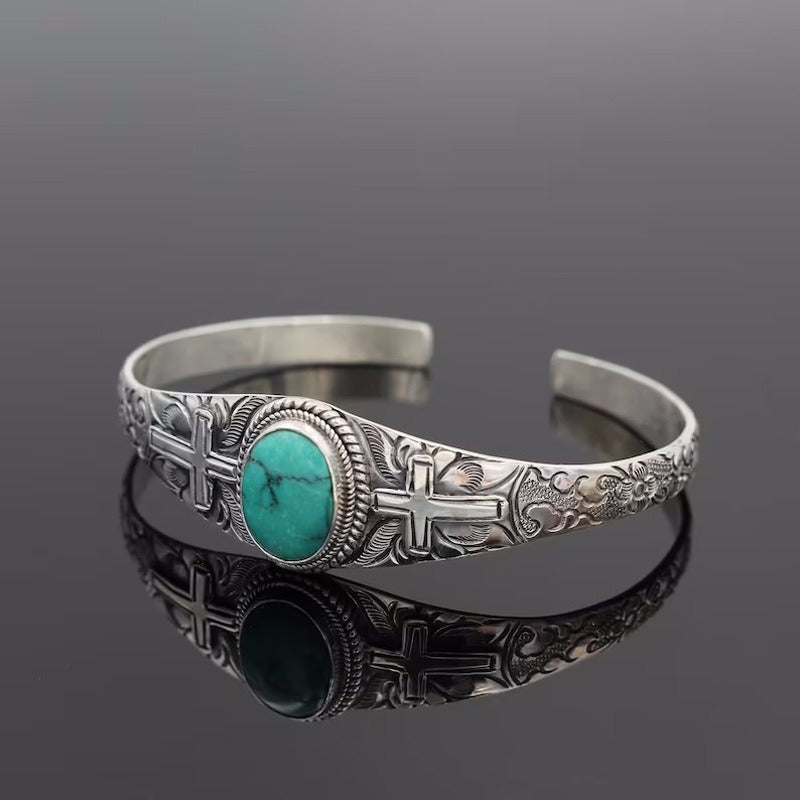 Spirit of Nomad: Antike Ethno-Armspange mit kunstvoller Gravur & Schmucksteinen
