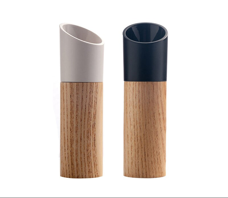 Nordic Balance: Elegante Gewürzmühle aus Echtholz mit einstellbarem Mahlwerk