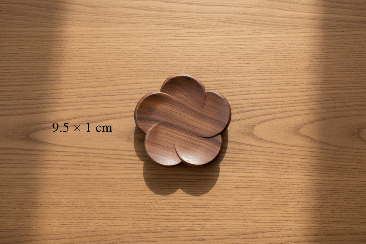 Walnuss-Untersetzer "Petal" – Handgefertigte Holz-Deko im Boho-Chic
