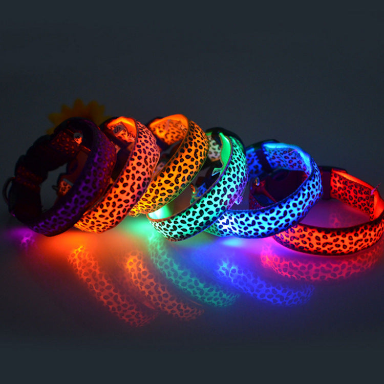 Wild Glow: LED-Sicherheitshalsband im Leopard-Design