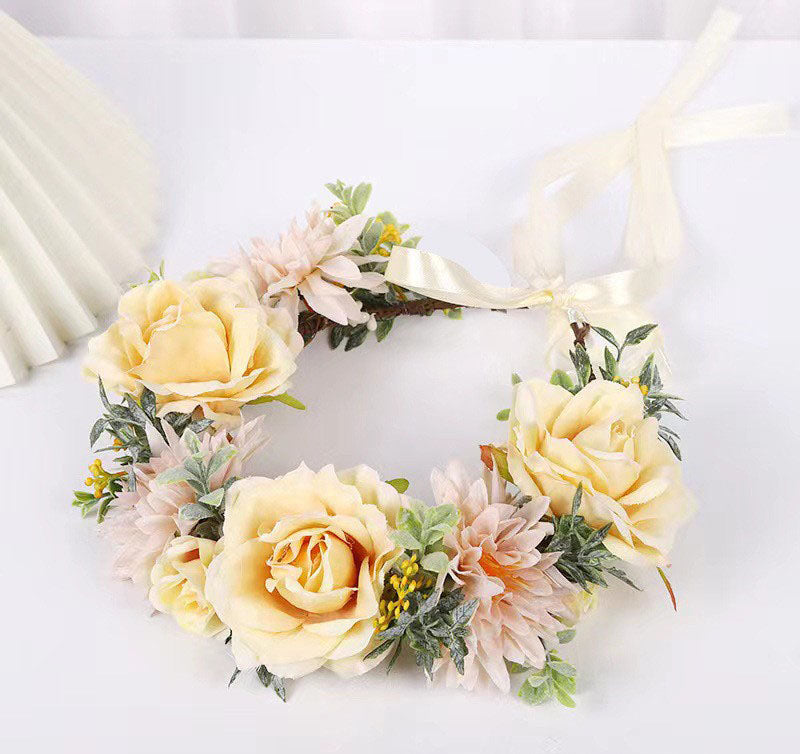 Boho Romance – Prachtvoller Rosen- & Blütenkranz