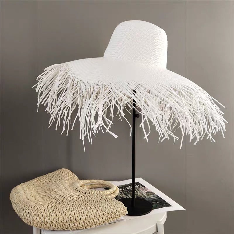 Designer Strohhut mit Fransen-Krempe – Handgewebter Sonnenhut für Strand & Urlaub (Ragged Style)