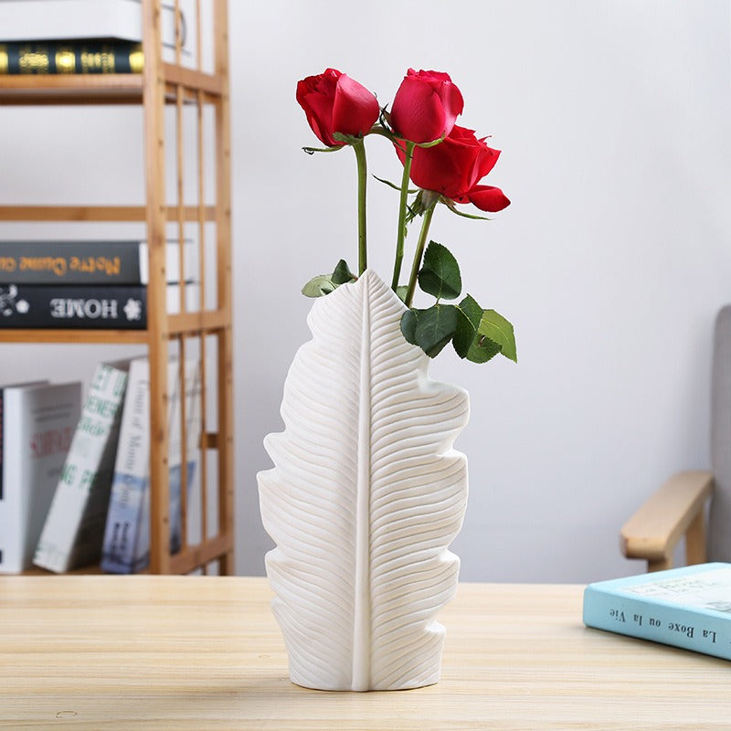 Wildflower Porcelain – Handveredelte Vase im organischen Design