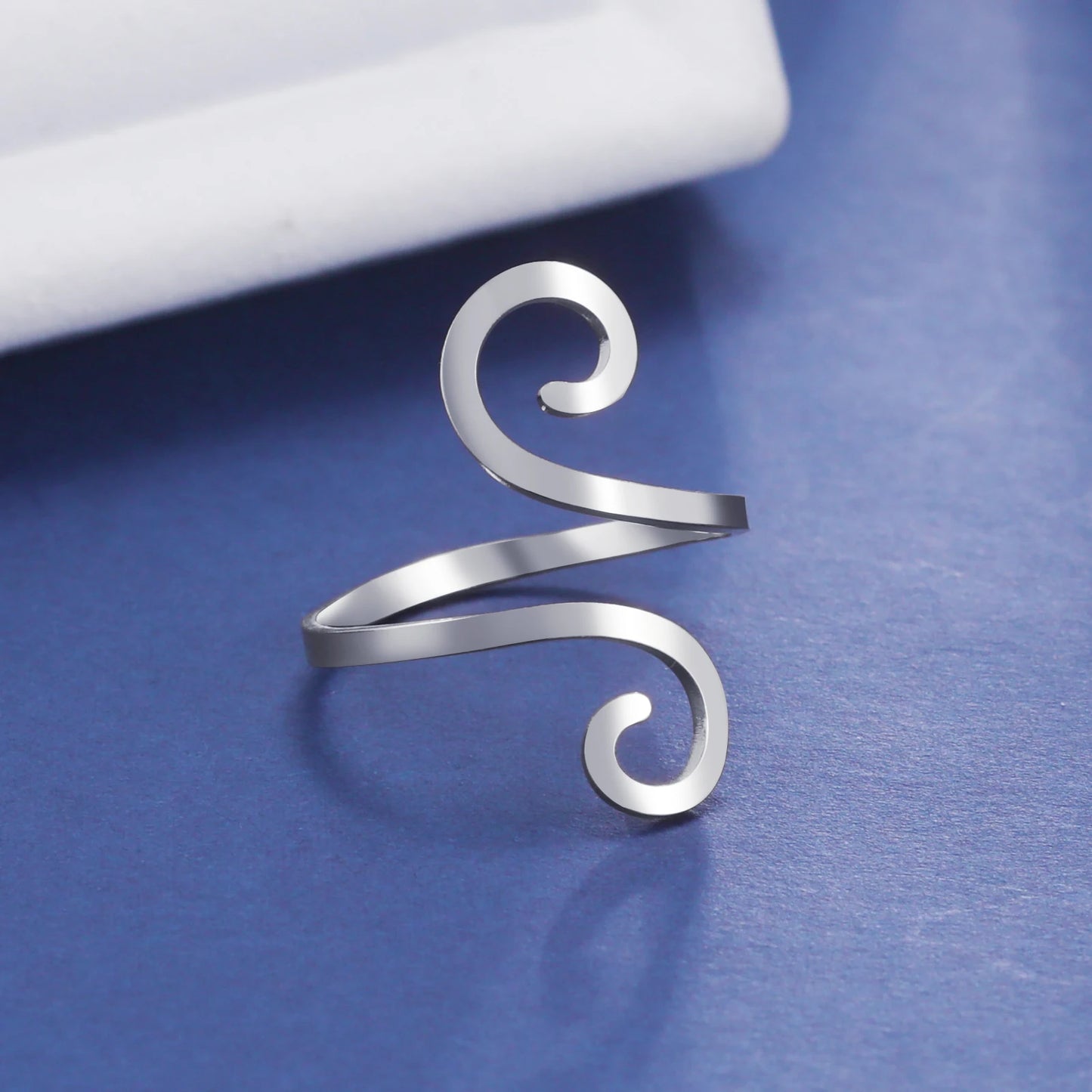 Boho-Spiral Ring – Eleganz in Bewegung