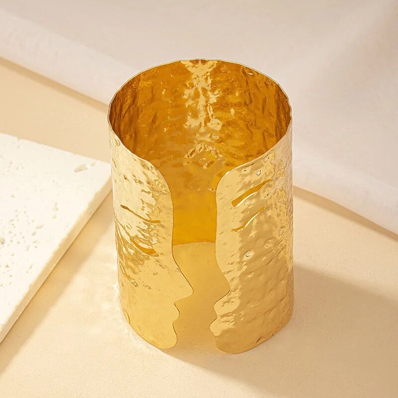 Boho-Punk Hammered Cuff – Statement für starke Styles