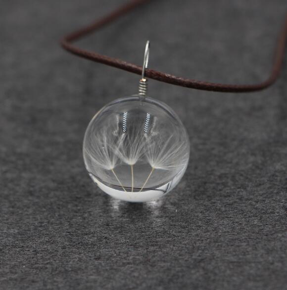 Petal Orb – Handgefertigte Boho-Glückskette mit echten Blüten