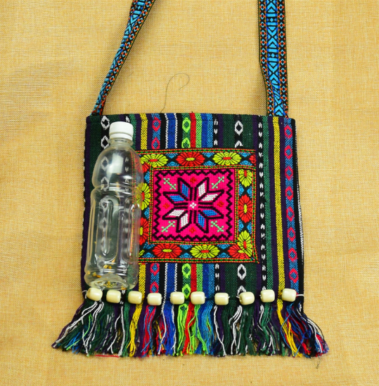 Tribal Spirit – Bestickte Boho-Schultertasche mit Fransen