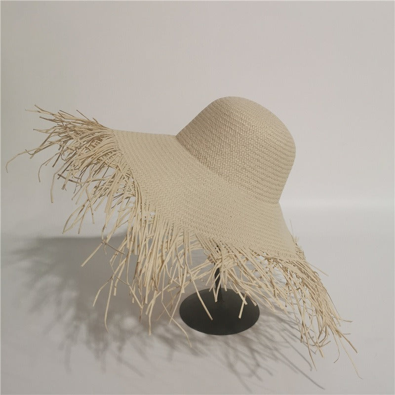 Designer Strohhut mit Fransen-Krempe – Handgewebter Sonnenhut für Strand & Urlaub (Ragged Style)