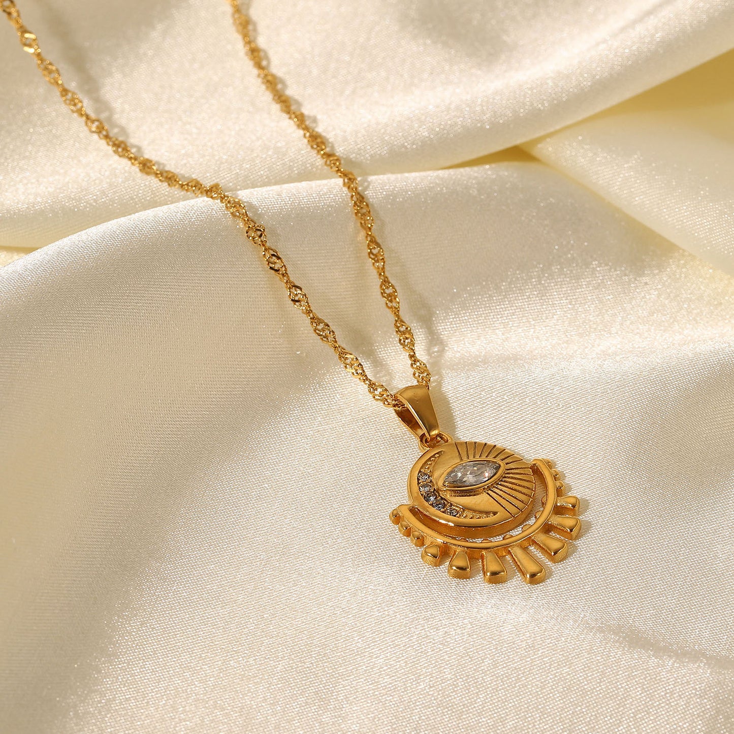 Golden Vision – Mystische Amulett-Halskette (Edelstahl)